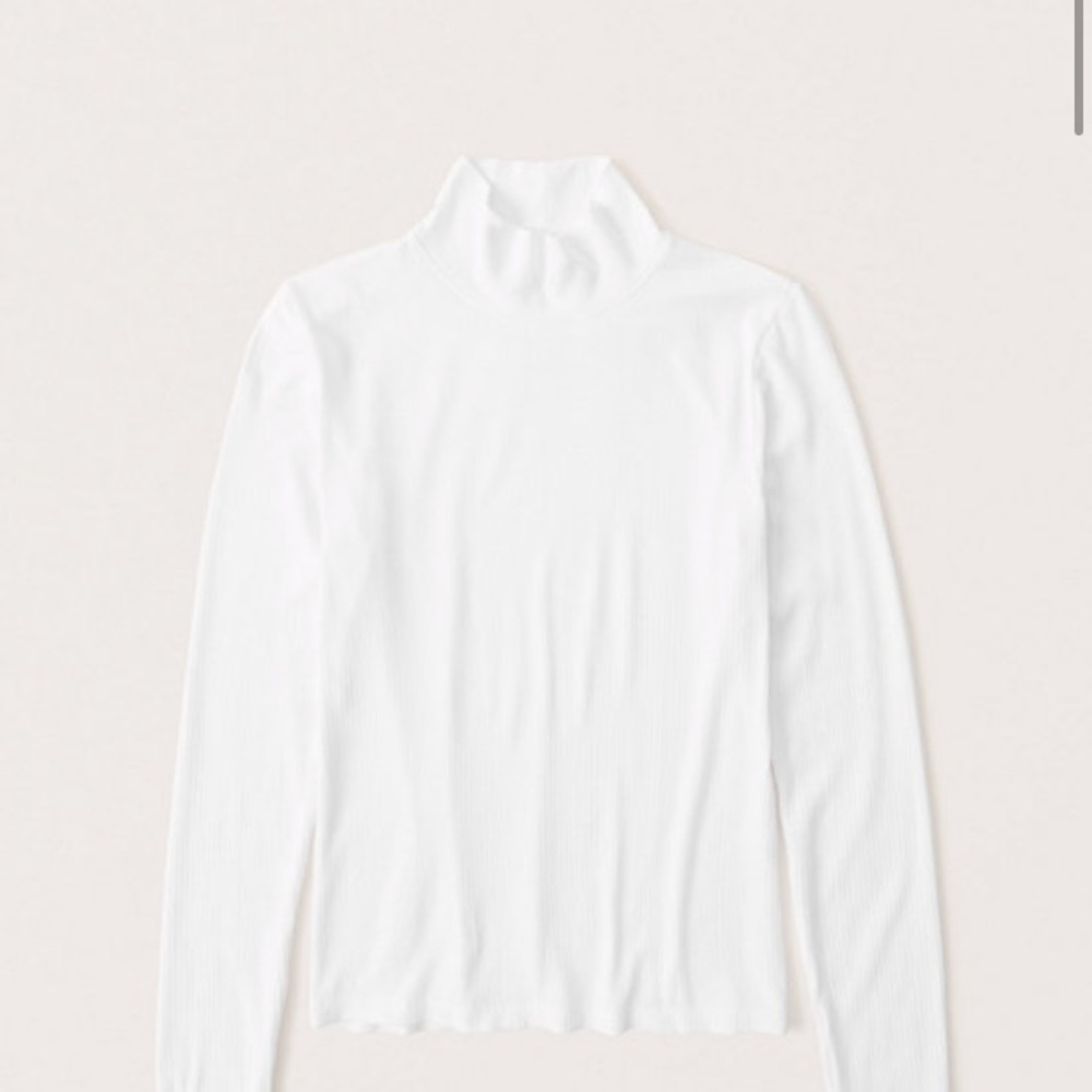 White long sleeve ribbed mock neck Tee